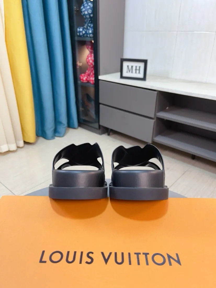 Men's shoes💰300🌹🌹【LV】Multi-color new men's slippers, original quality top version, original special cowhide presbyopia print➕sheepskin on the inside and side, non-slip combination sole, more stable walking, more comfortable and lightweight, high-end and generous, size: 38~44